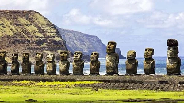 Misteri Patung Moai di Pulau Paskah